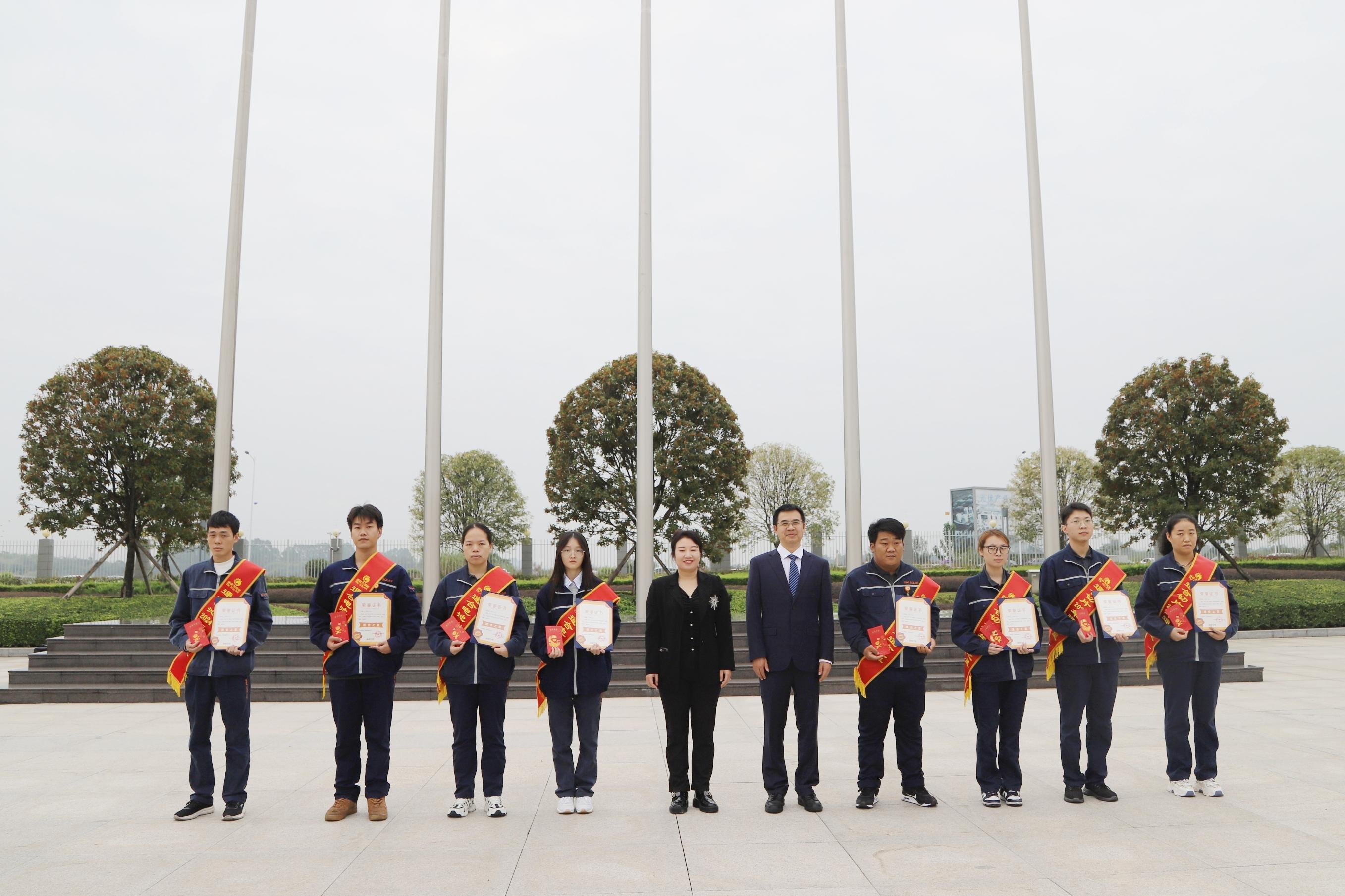 af8b2ae98e3f475f396c4ec58100a432.jpg af8b2ae98e3f475f396c4ec58100a432.jpg