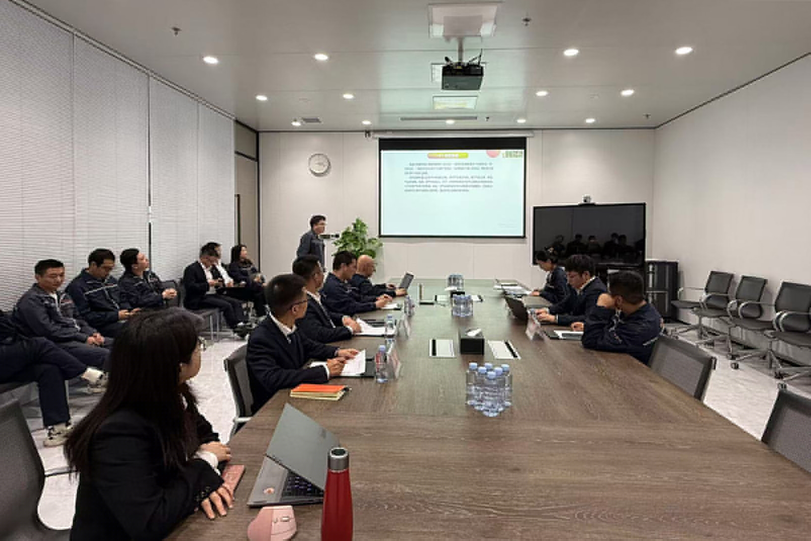 ecc8bd57cea637704f1eea11e5445121.jpg ecc8bd57cea637704f1eea11e5445121.jpg