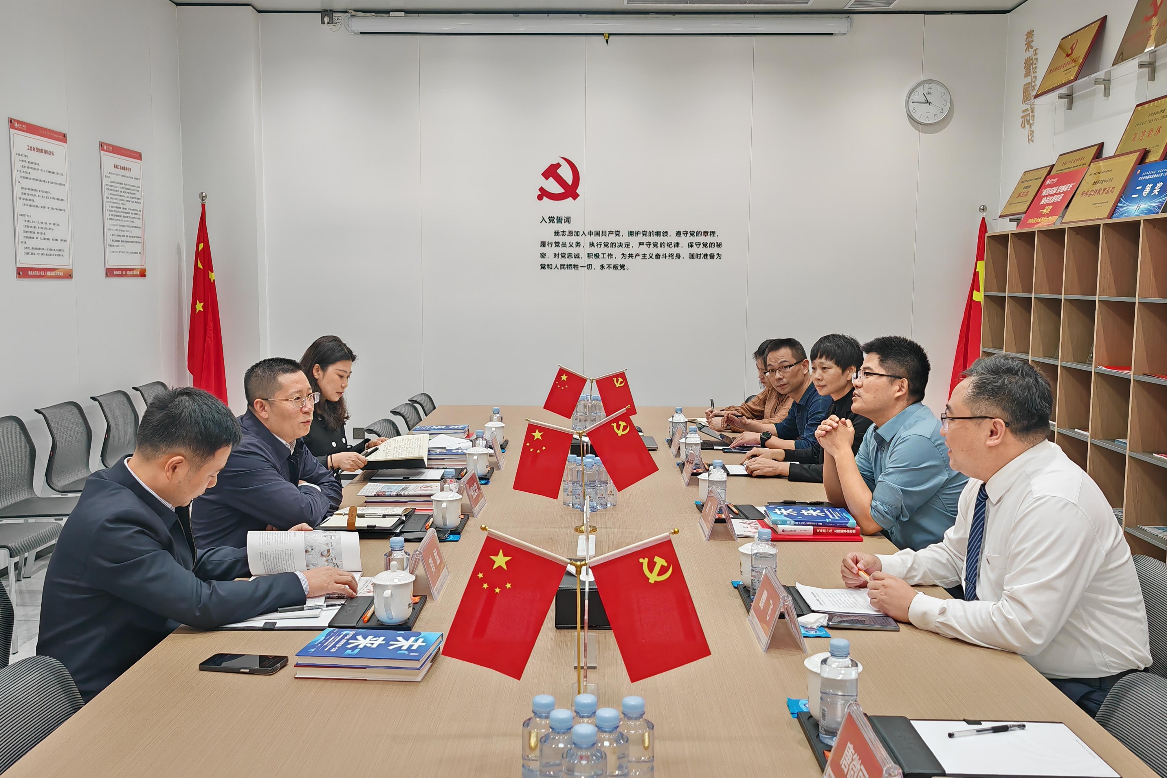 565f3ae0715e417a8953b444e550c626.jpg 565f3ae0715e417a8953b444e550c626.jpg