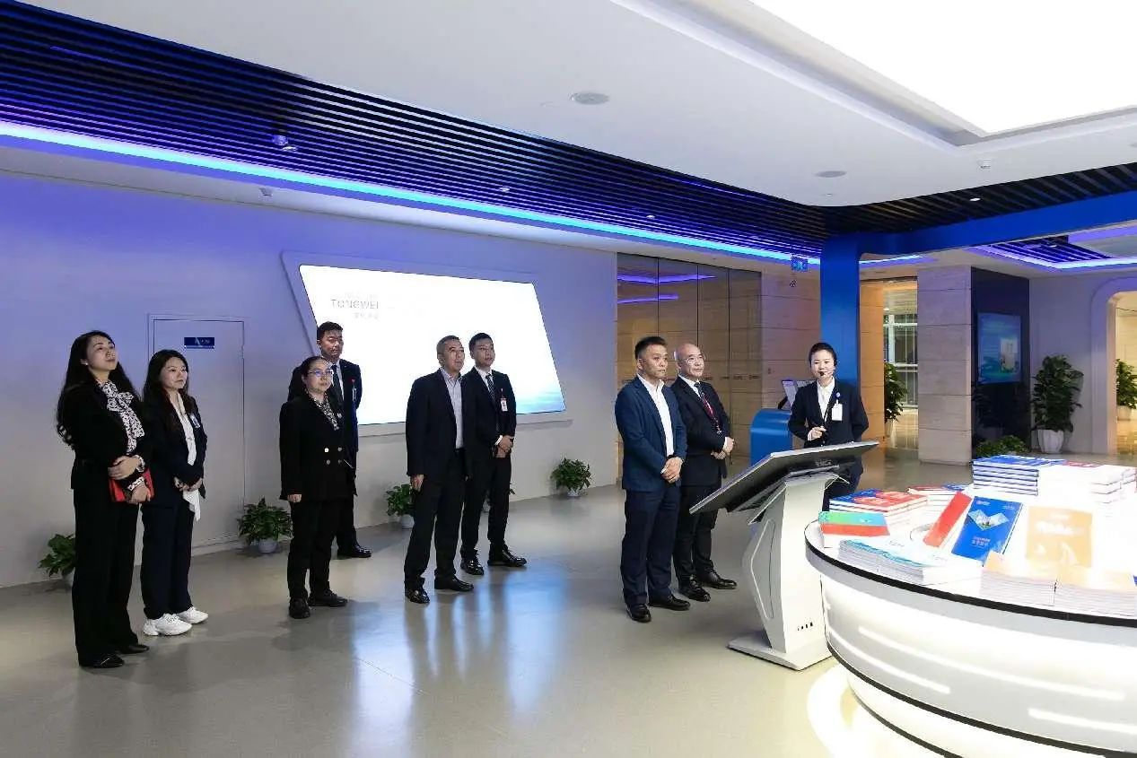 81c1be2bcef40af6b16b43fc6f6637ec.jpg 81c1be2bcef40af6b16b43fc6f6637ec.jpg