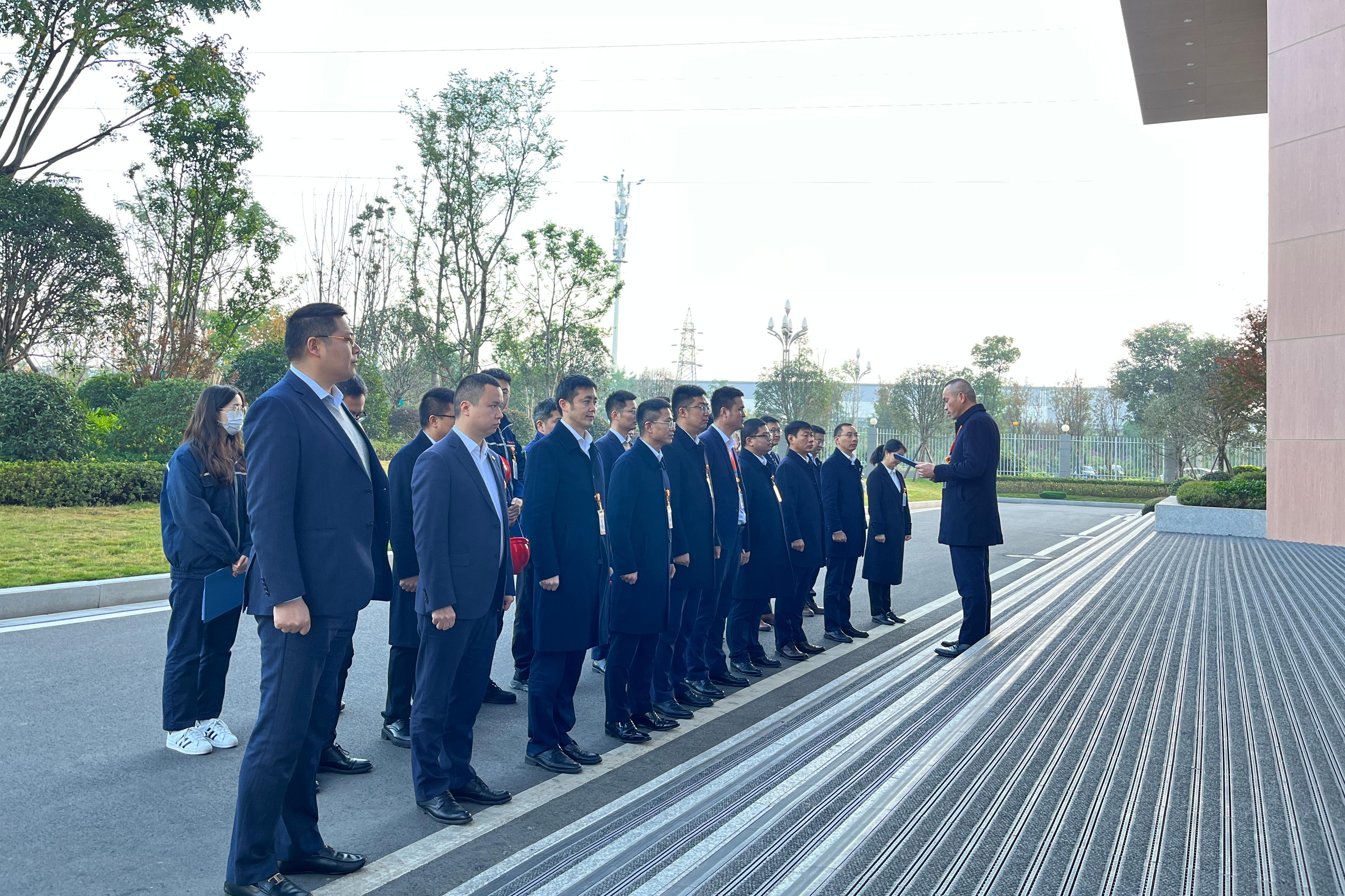 f076878cac5784f0bfcb6cbcf28d91f0.jpg f076878cac5784f0bfcb6cbcf28d91f0.jpg