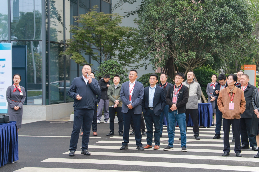 c02be2dafa64f428af15283b0769936d.jpg c02be2dafa64f428af15283b0769936d.jpg