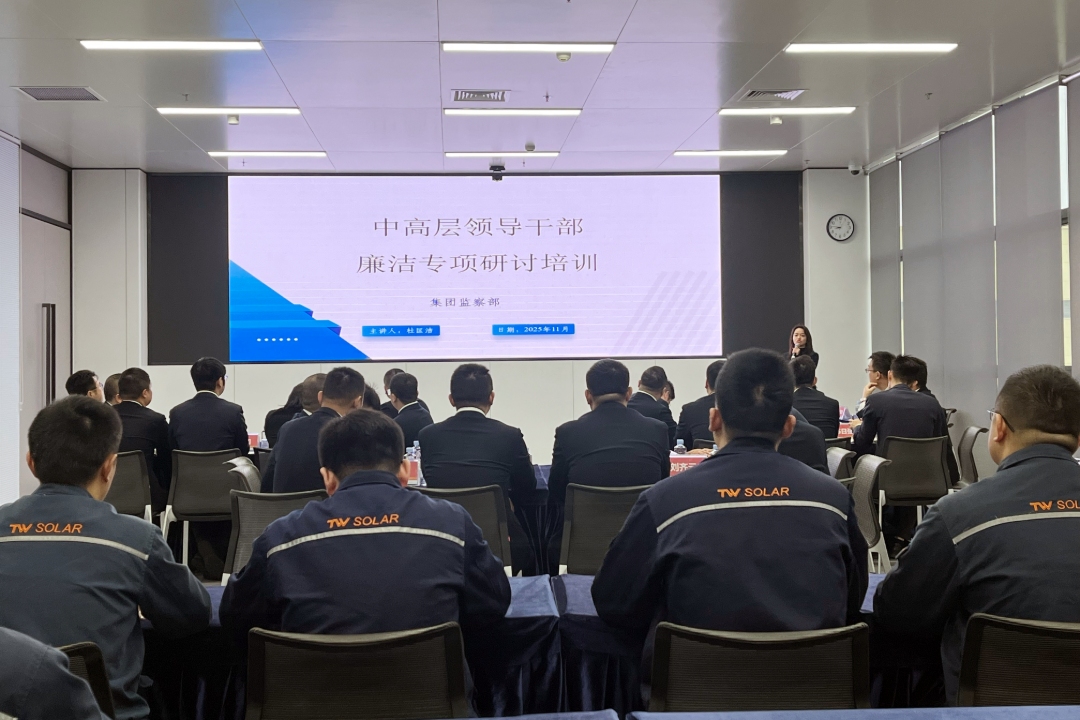 83b4c2a16e46bf8bd844a2bbcf74b699.jpg 83b4c2a16e46bf8bd844a2bbcf74b699.jpg