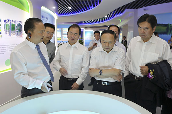 省、市領導及各界嘉賓參觀位通威體驗中心